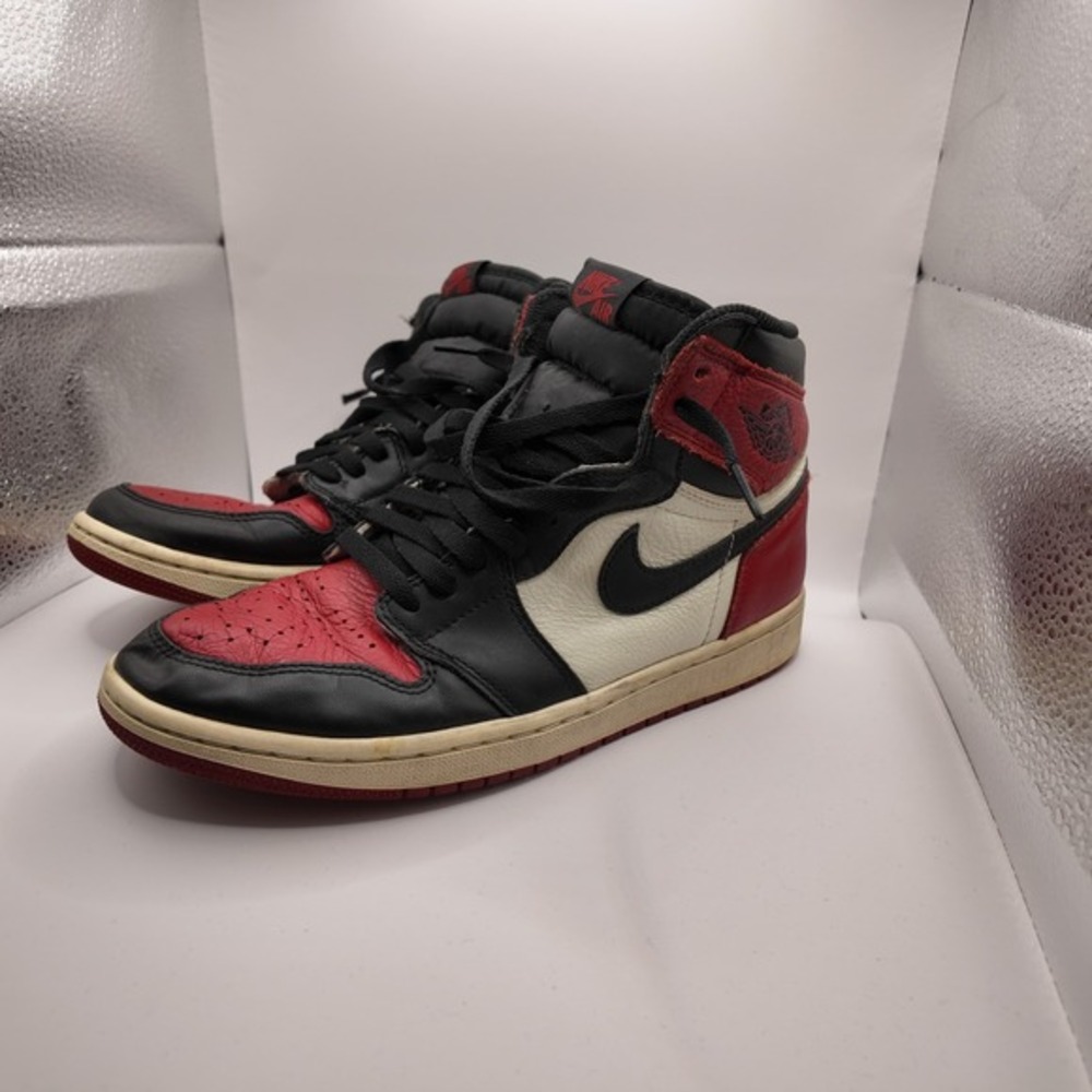 Size 8.5- Jordan 1 Retro‎ OG High Bred Toe Black White Red Leather (555088-610)